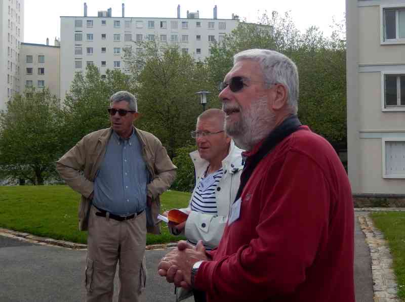 300_DSCN6239 (Paris).jpg - Entre la tour Tanguy et le jardin des Explorateurs...